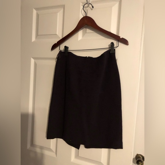 Never worn woman skirt - Picture 2 of 2